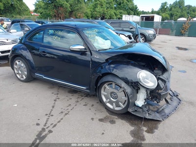 VOLKSWAGEN BEETLE 2013