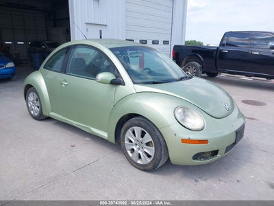 VOLKSWAGEN NEW BEETLE 2008