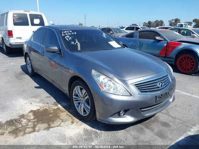 INFINITI JOURNEY 2011