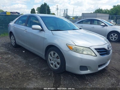 TOYOTA CAMRY 2011