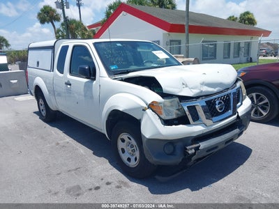 NISSAN FRONTIER 2015