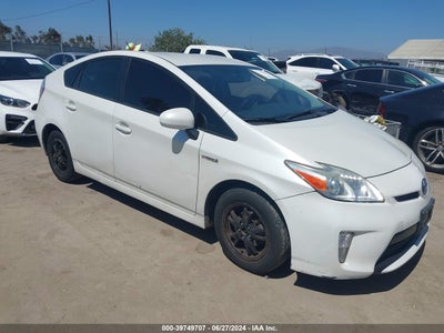 TOYOTA PRIUS 2015