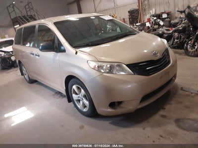 TOYOTA SIENNA 2014