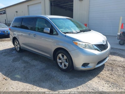 TOYOTA SIENNA 2011
