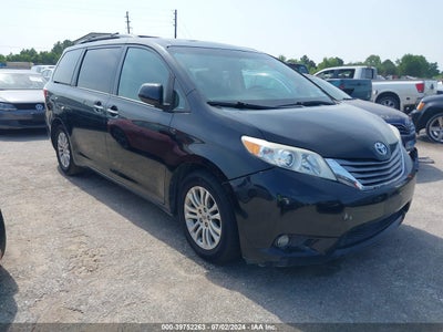 TOYOTA SIENNA 2015