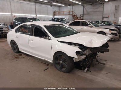 VOLKSWAGEN PASSAT 2013