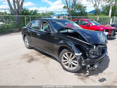 INFINITI Q70 2018