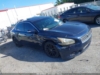 NISSAN MAXIMA 2010