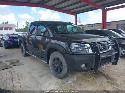 NISSAN TITAN 2011
