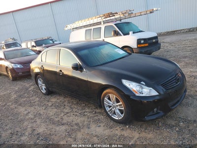 INFINITI JOURNEY 2011