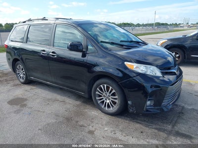 TOYOTA SIENNA 2019