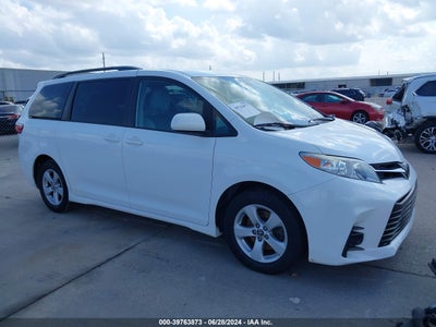 TOYOTA SIENNA 2019