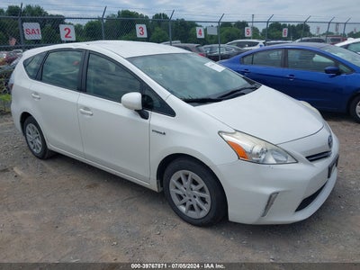 TOYOTA PRIUS V 2013