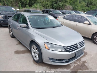 VOLKSWAGEN PASSAT 2013