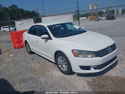 VOLKSWAGEN PASSAT 2013
