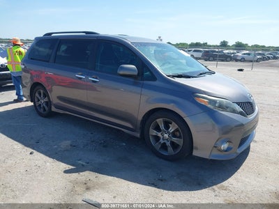 TOYOTA SIENNA 2015
