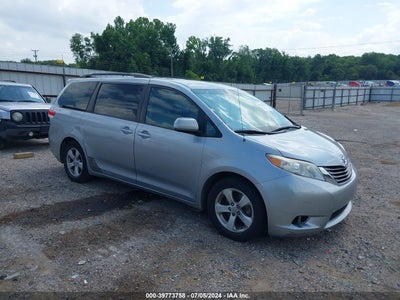 TOYOTA SIENNA 2011