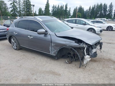 INFINITI JOURNEY 2011