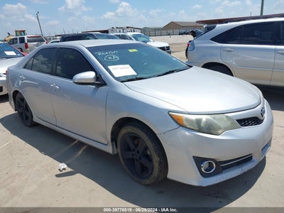 TOYOTA CAMRY 2012