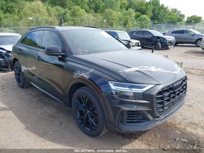 AUDI Q8 2021