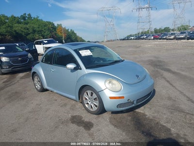 VOLKSWAGEN NEW BEETLE 2009