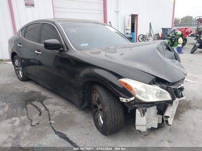 INFINITI M37 2011