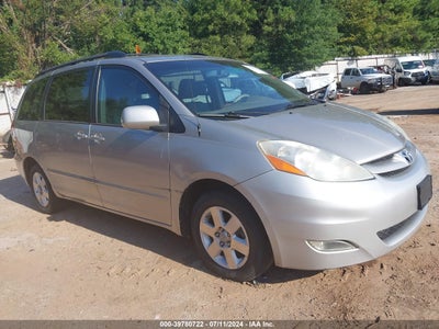 TOYOTA SIENNA 2009