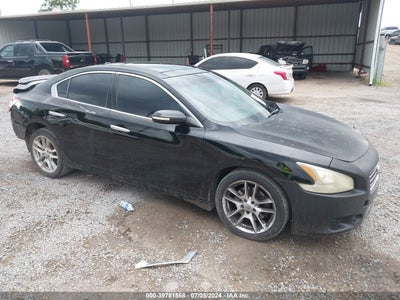 NISSAN MAXIMA 2011
