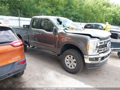 FORD F-250 2023