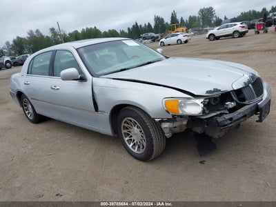 LINCOLN TOWN CAR 2001