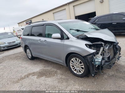 TOYOTA SIENNA 2012