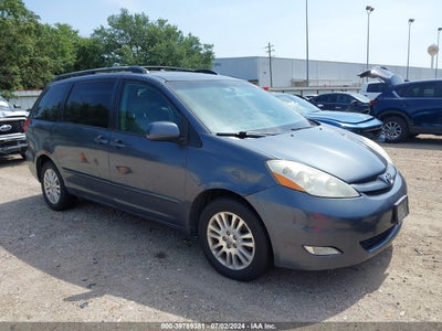 TOYOTA SIENNA 2008