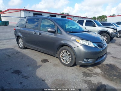 TOYOTA SIENNA 2014