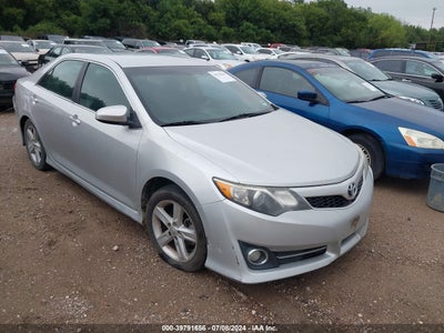 TOYOTA CAMRY 2014
