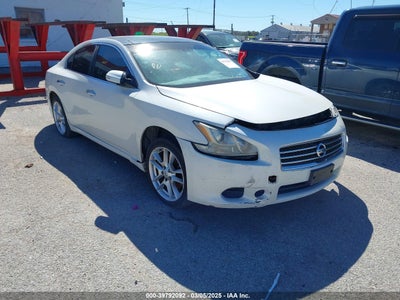 NISSAN MAXIMA 2011
