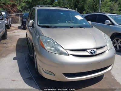 TOYOTA SIENNA 2008
