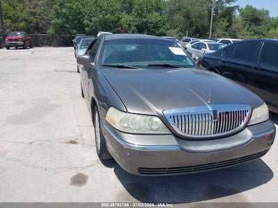 LINCOLN TOWN CAR 2003