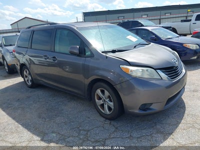 TOYOTA SIENNA 2014