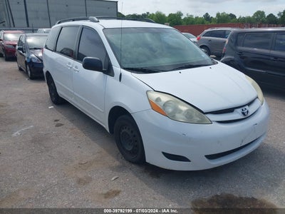 TOYOTA SIENNA 2010