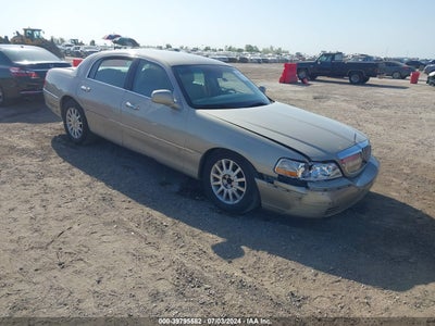 LINCOLN TOWN CAR 2006