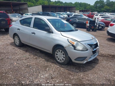 NISSAN VERSA 2015
