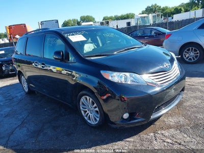 TOYOTA SIENNA 2016