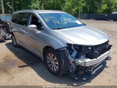 CHRYSLER PACIFICA 2017