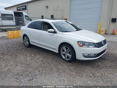 VOLKSWAGEN PASSAT 2013