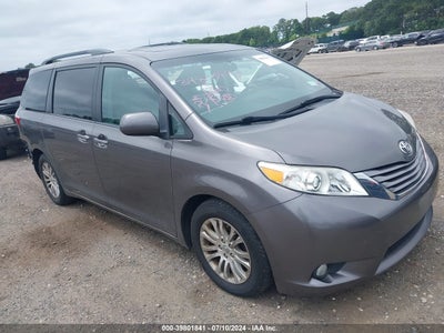 TOYOTA SIENNA 2017