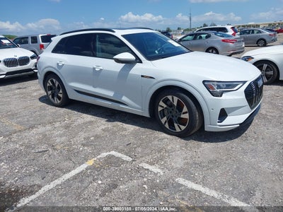 AUDI E-TRON 2022