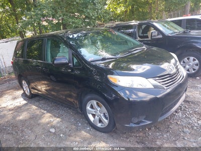 TOYOTA SIENNA 2016