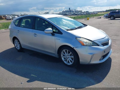 TOYOTA PRIUS V 2012