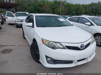 TOYOTA CAMRY 2014