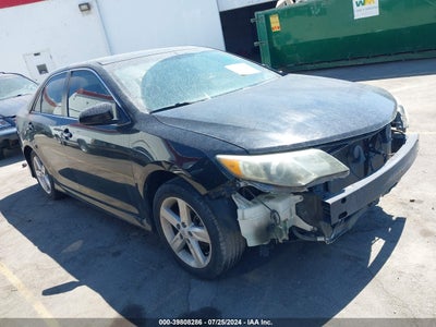 TOYOTA CAMRY 2012